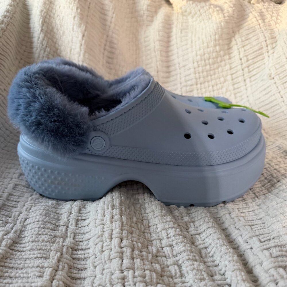 Crocs | Platform Baby Blue with Faux Fur Lining | Size: W12 but fits a W10/11
